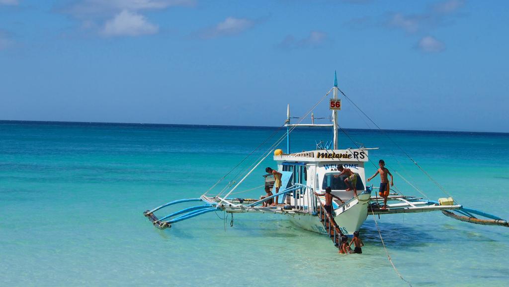 Fridays Boracay Beach Resort Balabag  Exterior foto